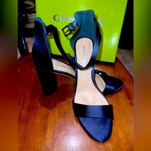 Gianni Bini Jonah New Navy Heels